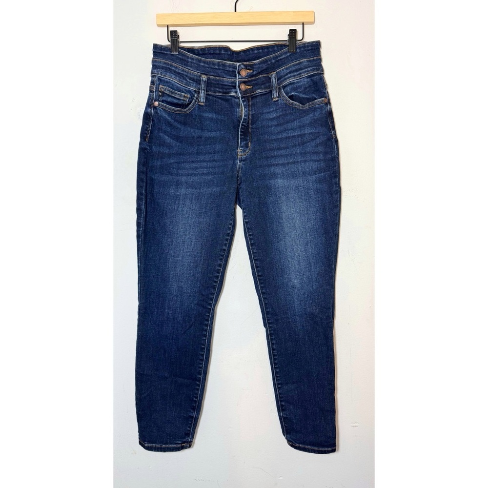 Judy Blue Jean Women Size 13/31
Relaxed Fit High Rise Skinny
JB82207DK